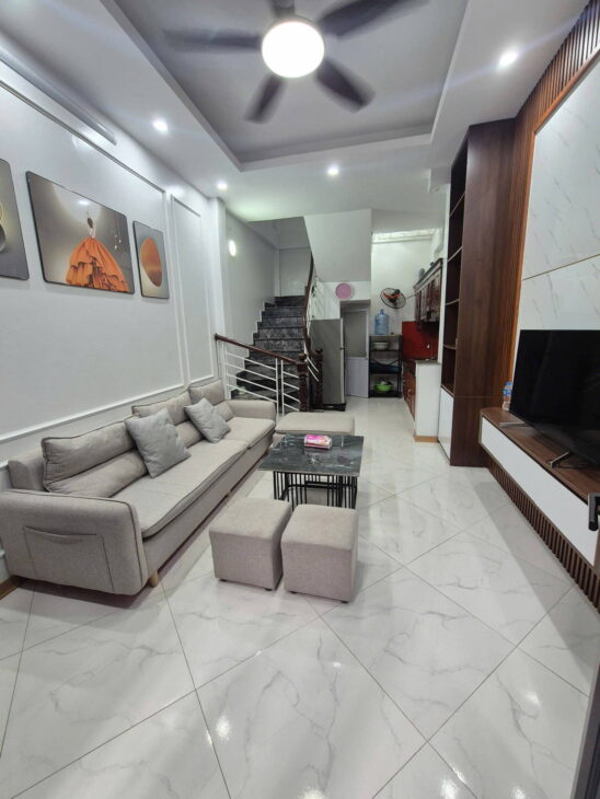 Chính chủ bán gấp nhà ngõ rộng 57 Chính Kinh,Thanh Xuân. DT 35m2 – 5 tầng. 6,35 tỷ.