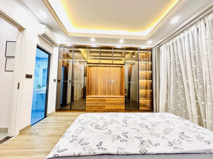 NHÀ PHỐ YÊN HÒA – 30M2 X 5 TẦNG – OTO CÁCH 100M – 7.9 TỶ – THANG MÁY CHỜ