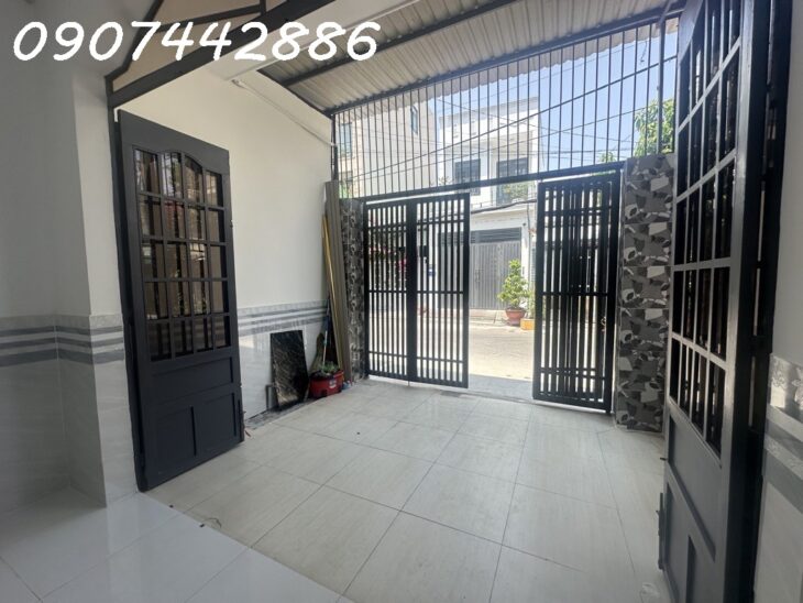 NHÀ MẶT TIỀN LÂM THỊ HỐ QUẬN 12 – CÓ HẺM HÔNG ĐẬU XE HƠI – GIÁ CHỈ HƠN 4 TỶ