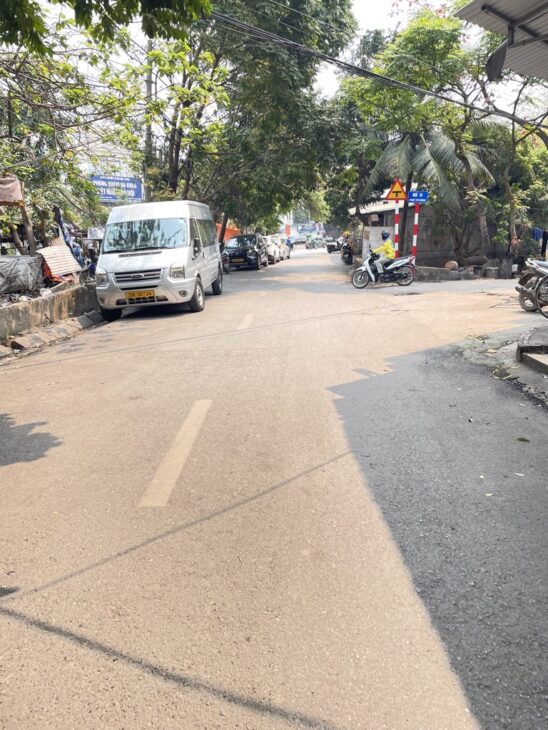 Nhà gần AEON MALL 40m2, Nhà dân xây ô tô gần nhà, ngay gần cầu Vĩnh Tuy, khu dân trí cao