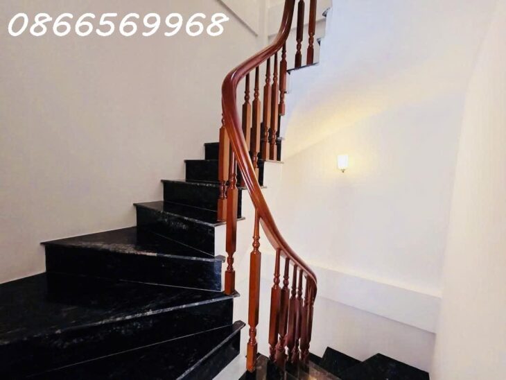 NHÀ MỚI ĐẸP – TRUNG TÂM CẦU GIẤY – 32M² x 5 TẦNG – FULL NỘI THẤT – GIÁ 8.5 TỶ