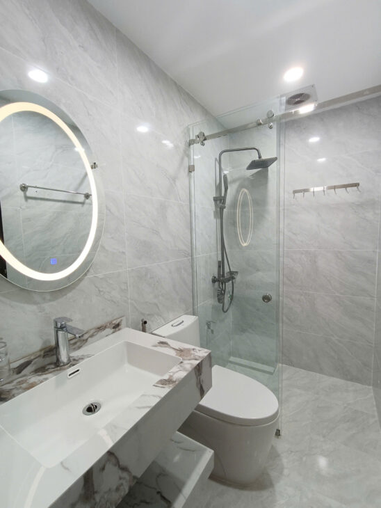 Bán Nhà Riêng, Phố Chùa Láng – DT 45m2 x MT 3.6m x 5 Tầng, Nở Hậu, Nhà Mới Full Nội Thất, An Ninh