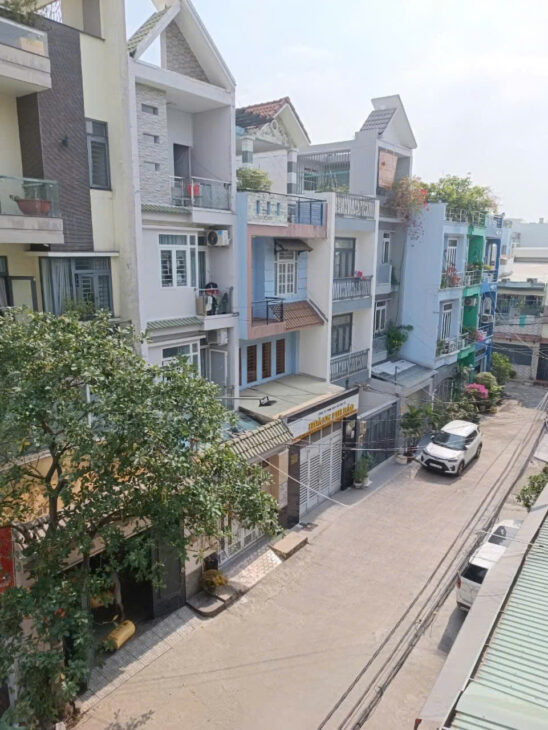 Bán nhà 3 lầu hẻm 10m Phan Huy Ích ngang 5m 110m2 vài bước ra đường gần chợ 11.5 tỷ.