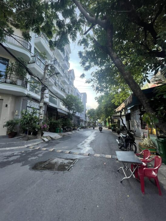 4,5 x16m, BÁN NHÀ 3 TẦNG 72m2, HẺM 12m, LÊ VĂN KHƯƠNG, Q.12, NHỈNH 6 TỶ