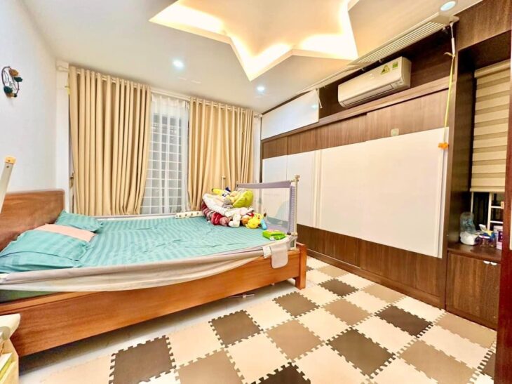 Tôi cần bán nhà tại ngõ 79, phố 8/3,lô góc, 32M2, 5 TẦNG, MT4.1m GIÁ 6.2 TỶ