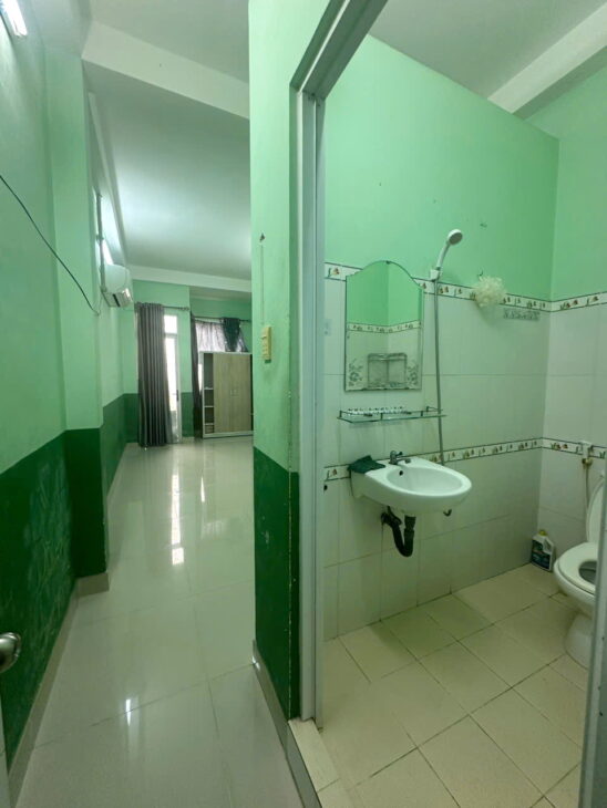 Nhà 1 sẹc hẻm 3m, cách chỗ đậu xe hơi 30m Hưng Phú P8Q8