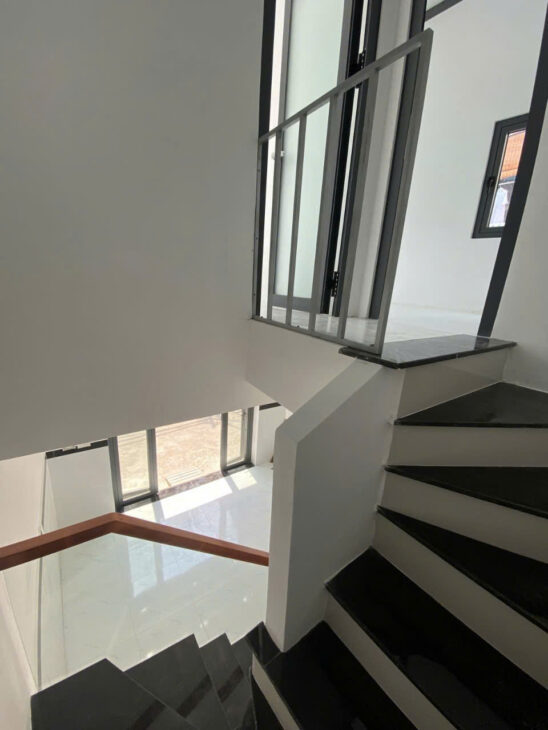 CHỈ NHỈNH 2 TỶ SƠ HỮU NGAY NHÀ LẠC LONG QUÂN – TÂN BÌNH – 20M2 2PN