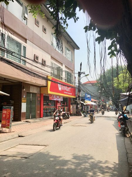 nhà 8 tầng thang máy đường đôi Phú Thượng đối diện Ciputra ô tô trong nhà, dt 80m2, mt 7m, giá chỉ