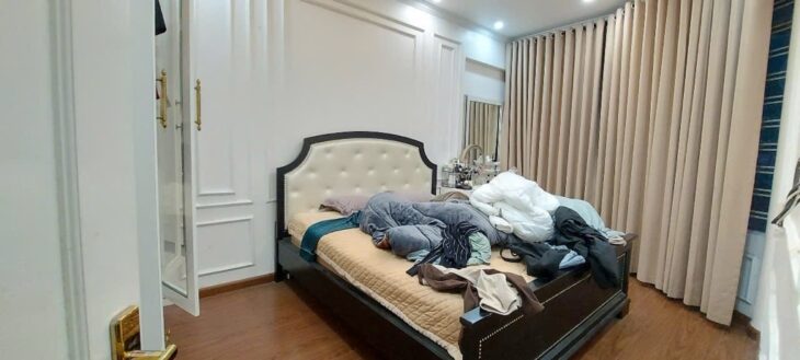 Hiếm! Nhà phân lô Hoàng Quốc Việt 64m 4T MT 6m, ô tô 7 chỗ đỗ cửa, cách phố 80m, giá 17,9ty