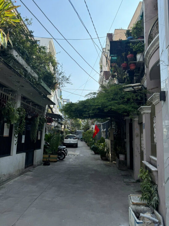 Chủ bán gấp! – Hẻm 4,5m, P11, BT – (3.7 x 10m) – KC: 4 tầng – Giá bán 6,5 tỷ thương lượng