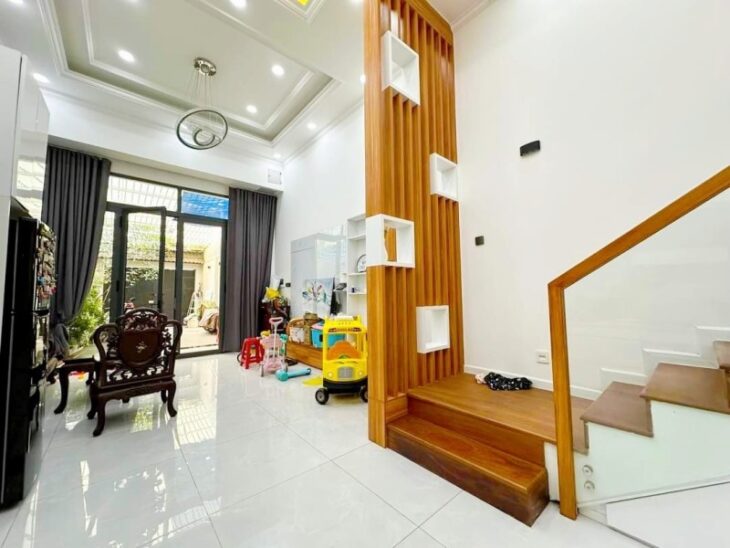 Bán nhà mặt phố Tú Xương, Q.9, 126m², 3 tầng, 12.6 tỷ, sổ hồng