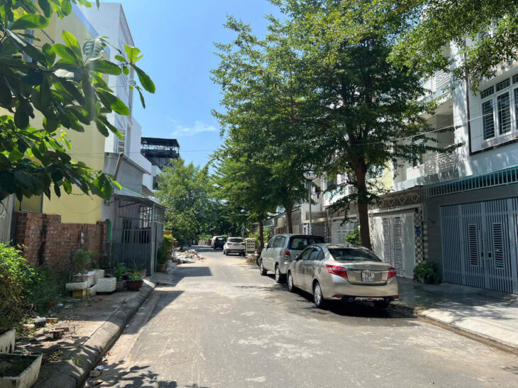 Căn góc dãy nhà trọ 3 phòng, Phường Phước Long TP Nha Trang, đường nhựa 12m, giá chỉ 2,3 tỷ. Không