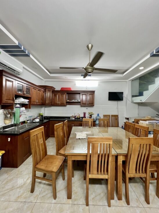 Bán nhà 3 lầu hẻm 10m Phan Huy Ích ngang 5m 110m2 vài bước ra đường gần chợ 11.5 tỷ.