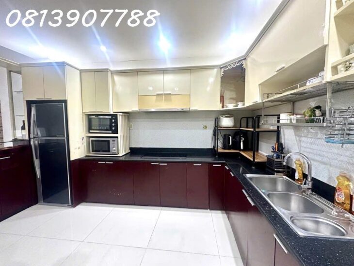NHÀ ĐƯỜNG SỐ XE HƠI NÉ NHAU, CÁCH NGUYÊN THỊ THẬP VÀI BƯỚC CHÂN, PHƯỜNG TÂN QUY QUẬN 7, KẾ LOTTE, 5