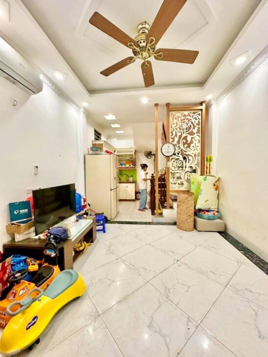 Tôi bán nhà tại ngõ 79, phố 8/3,lô góc, 32M2, 5 TẦNG, MT4.1m GIÁ 6.3 TỶ