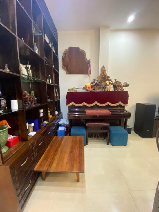 Bán nhà Đại Từ 70m2.MTx5m, dân xây, ô tô đỗ cửa, gần hồ