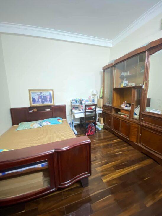 Bán nhà Đại Từ 70m2.MTx5m, dân xây, ô tô đỗ cửa, gần hồ