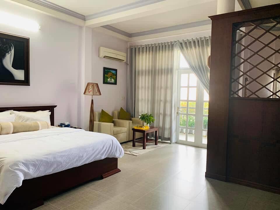 Bán Nhà Gần Chợ, Trường Học, Công Viên, Ở Ngay, Giá Tốt