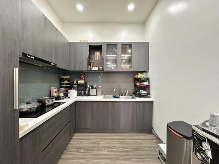 SIÊU PHẨM NHÀ LÔ GÓC HÒE THỊ – Ô TÔ ĐỖ NGÀY ĐÊM – 5 TẦNG Ở NGAY – GIÁ CHỈ 6.35 TỶ – DIỆN TÍCH 60M2