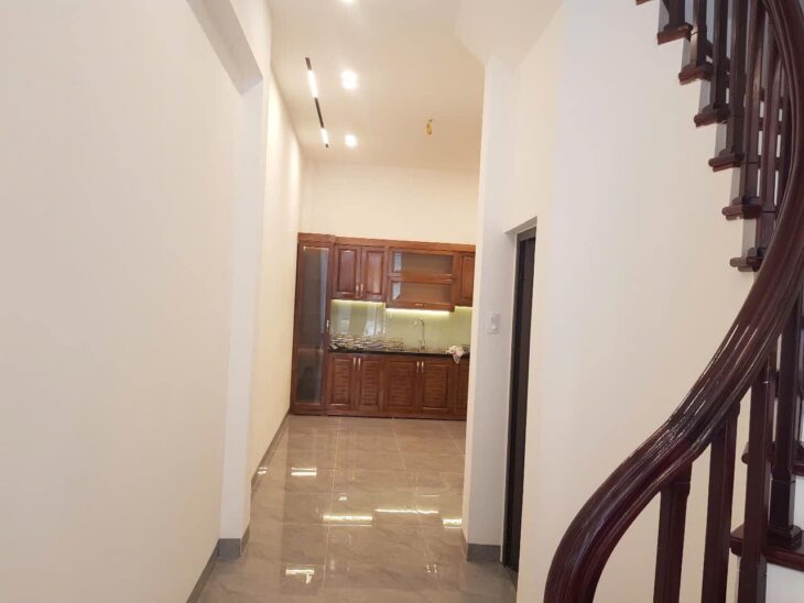 Hot! Bán nhà Bạch Mai 40m2.MTx5m ngõ thông, ô tô đỗ cửa, gần nhiều trường học lớn.