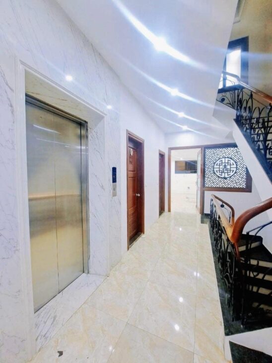 Bán Nhà Mặt Phố Âu Cơ, 130m, 7 Tầng Thang Máy, Mặt tiền 6M , Gía chỉ 53,6 Tỷ , Kinh Doanh Sầm Uất