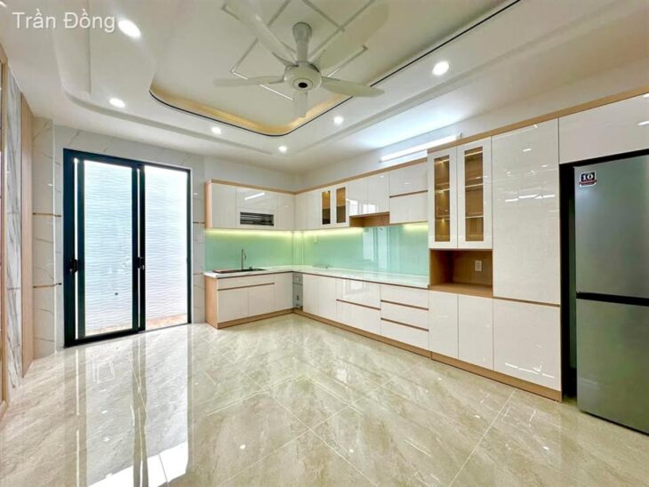 Nhà đướng Ngô Quyền Q10, tặng nội thất cáo cấp, vào ở ngay, một bước chân ngàn tiện ích VIP