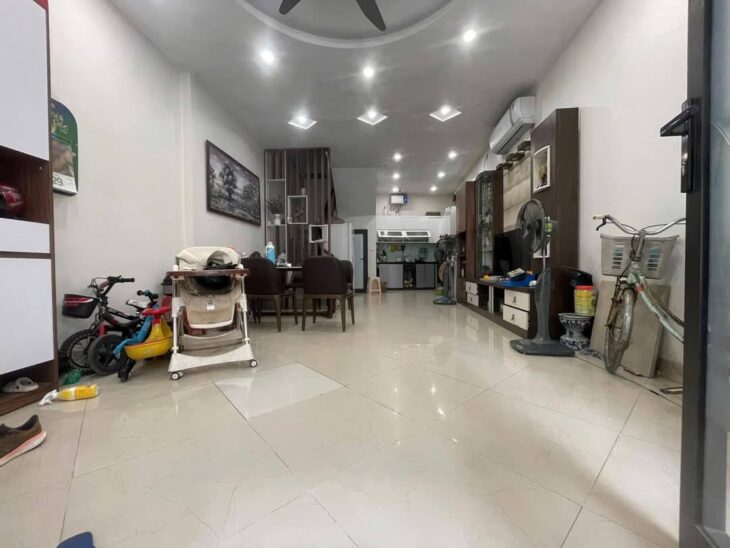 Bán nhà đẹp 55m2 5tầng mặt tiền 4.5m 18.3 tỷ ngõ ôtô phố Phạm Văn Đồng Bắc Từ Liêm