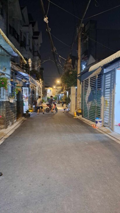 ????????HÀNG HIẾM GIỮA LÒNG QUẬN 12 – NHÀ ĐẸP 2 TẦNG – NGANG KHỦNG 8M – HẺM NHỰA XE HƠI QUAY ĐẦU – CHỈ