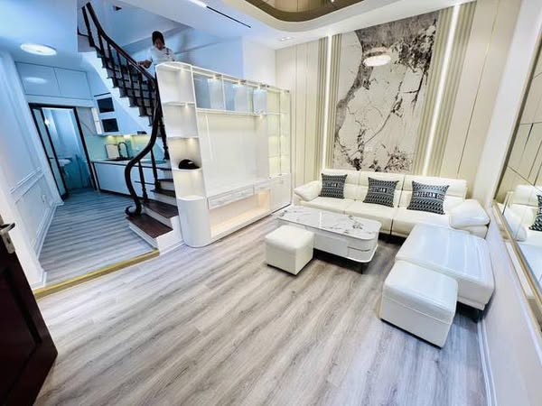 Bán nhà đẹp phố Đội Cấn, Ba Đình, mặt tiền 5.3m giá chỉ 8.6 tỷ