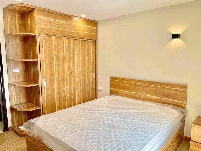 Cần bán nhà phố Khương Trung, 55m² x 7 tầng thang máy, ô tô đỗ cửa, giá 14.7 tỷ.
