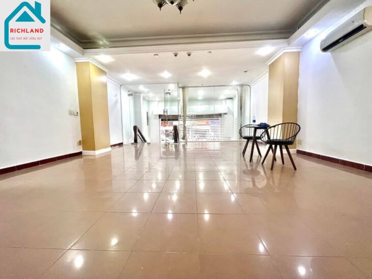Cho thuê nhà Mặt Tiền Khánh Hội P.5 Quận 4- Diện tích: 6x18m(Trệt 7L)_Giá 179 Triệu