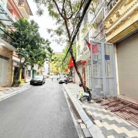 Gần Hồ Tây, nhà đẹp 6 tầng TM, ô tô đỗ cửa, 65m chỉ 18 tỷ Gần Hồ Tây, nhà đẹp 6 tầng TM, ô tô đỗ cửa, 65m chỉ 18 tỷ