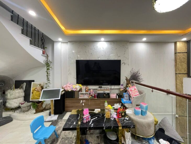 BÁN NHÀ ĐỂ TRẦN KHẮT TRÂN – KINH DOANH ĐỈNH – DÂN TRÍ CAO – 40mX5 TẦNG – MT 5M- 11 TỶ