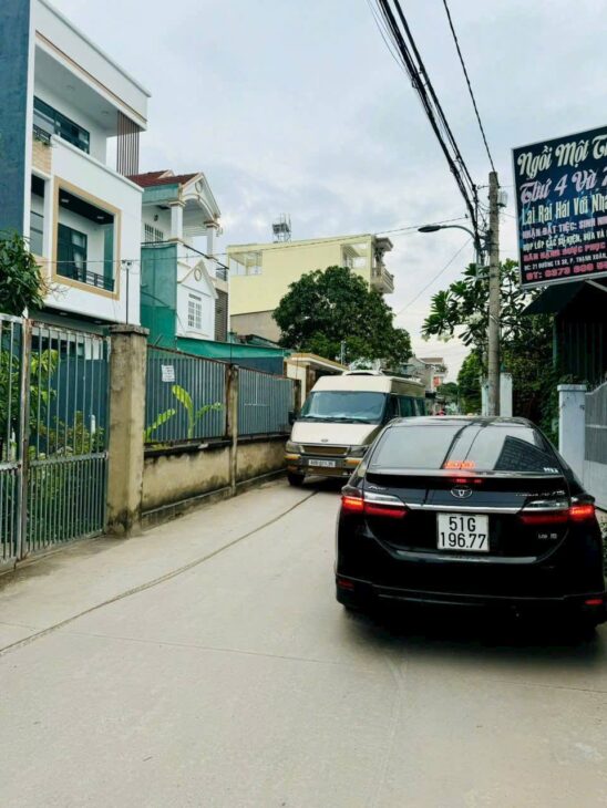 Nhà sân XE HƠI, 3pn gần Cao Đẳng Điện Lực, xe tải né nhau, 3.86T!