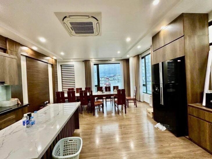 Gần Hồ Tây, nhà đẹp 6 tầng TM, ô tô đỗ cửa, 65m chỉ 18 tỷ