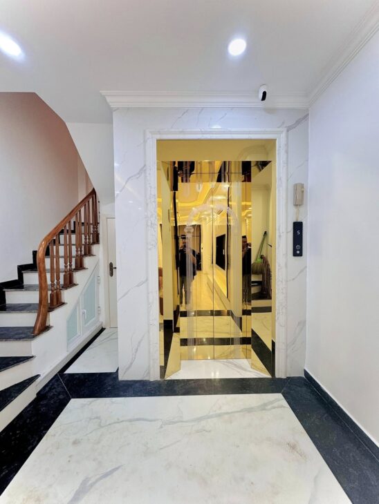 BÁN NHÀ MỚI PHỐ YÊN LẠC HBT- THANG MÁY- LÔ GÓC 2 THOÁNG- Ô TÔ ĐỖ CỬA – 45mX5 TẦNG – 13 TỶ