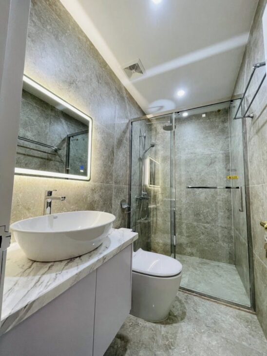 Bán nhà Hoàng Mai 60m2 x 5 tầng – Ngõ thông – ô tô dừng đỗ – Nhà mới, nội thất nhập khẩu chỉ 15 tỷ