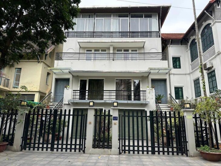 SIÊU PHẨM BIỆT THỰ VIP CHO GIỚI NHÀ GIÀU – 4 MẶT THOÁNG – VỈA HÈ ĐÁ BÓNG – AN NINH CỰC TỐT – THOÁNG