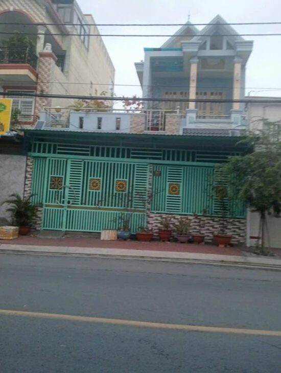 Bán nhà mặt tiền 2 tầng 10x20m giá 12,5 tỷ Đường Đặng Thúc Vịnh Nối Dài