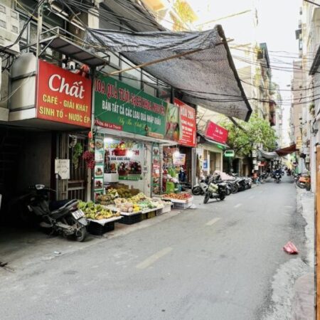 BÁN NHÀ MẶT PHỐ ĐÊ LA THÀNH – CĂN GÓC 3 MẶT THOÁNG – Ô TÔ VÀO NHÀ – 4.4M MT – 80M2 – 24.4 TỶ