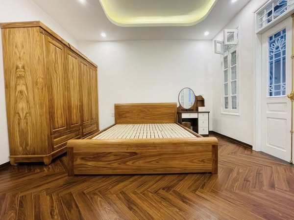 Bán nhà Hoàng Mai 60m2 x 5 tầng – Ngõ thông – ô tô dừng đỗ – Nhà mới, nội thất nhập khẩu chỉ 15 tỷ