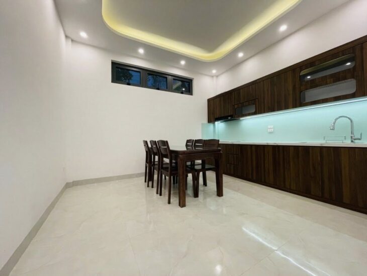 Bán nhà Hoàng Mai 60m2 x 5 tầng – Ngõ thông – ô tô dừng đỗ – Nhà mới, nội thất nhập khẩu chỉ 15 tỷ