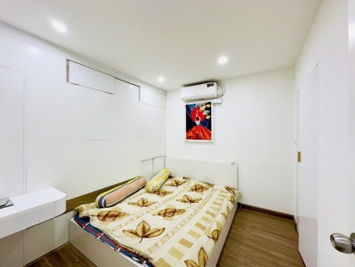 68m2, Tập thể Minh Khai, Hai Bà Trưng, Tầng 2, 2 ngủ, lô góc thoáng sáng, ô tô ngay chân cầu thang.