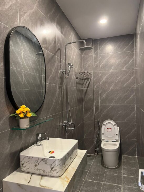 BÁN NHÀ 03 TẦNG, MÊ ĐÚC MỚI VĨNH NGỌC,HẺM Ô TÔ LƯƠNG ĐÌNH CỦA NGAY UBND XÃ VĨNH NGỌC, GẦN CHỢ