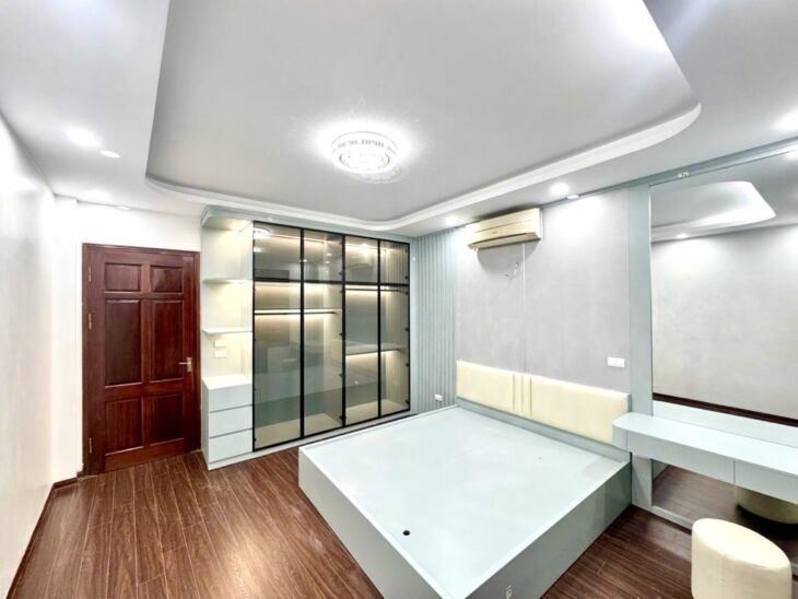 Nhà Trần Đại Nghĩ 42m – Lô góc- Kinh Doanh – ô tô đỗ cửa – Full Nội Thất – giá 9,35 tỷ