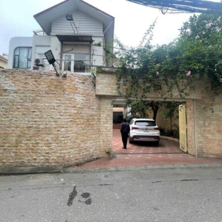 biệt thự sân vườn Ngọc Thuỵ, 320m x 4 tầng, mặt tiền 13.5m, phong cách Châu Âu, nội thất nhập khẩu,