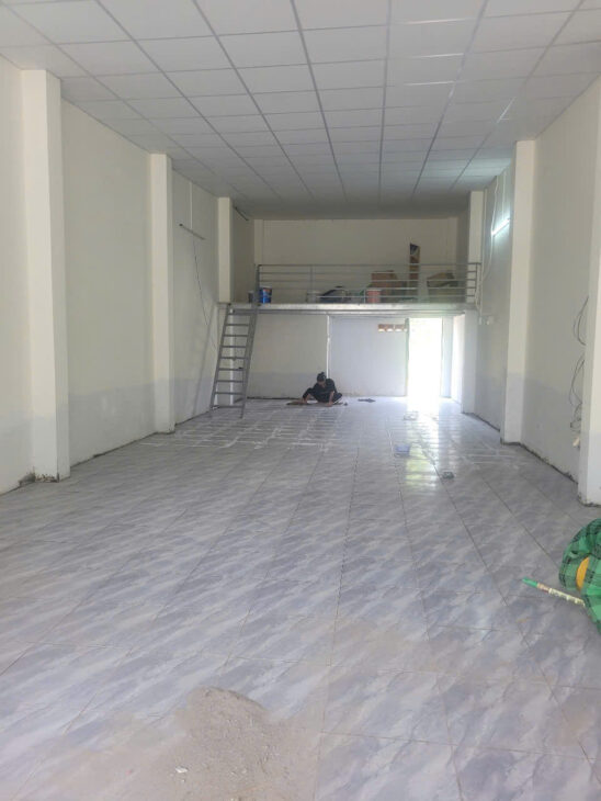 Kho 5 triệu mới 100% gần bến xe Hồng Loan
