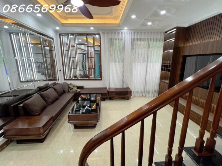 NHÀ ĐẸP CẦU GIẤY – 34M x 6 TẦNG – FULL NỘI THẤT – 10M RA Ô TÔ – GẦN HỒ – GIÁ 8.65 TỶ