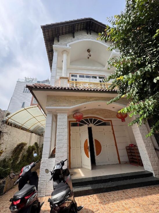 căn biệt thự 2 TẦNG 180M2 BÌNH TRƯNG TÂY Q2 GIÁ 11 TỶ TL