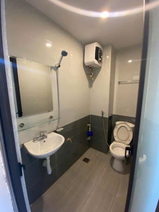 SIÊU PHẨM CCMN TRUNG KÍNH – 9 CĂN KHÉP KÍN – PCCC, GPXD ĐẦY ĐỦ – DÒNG TIỀN ỔN ĐỊNH!